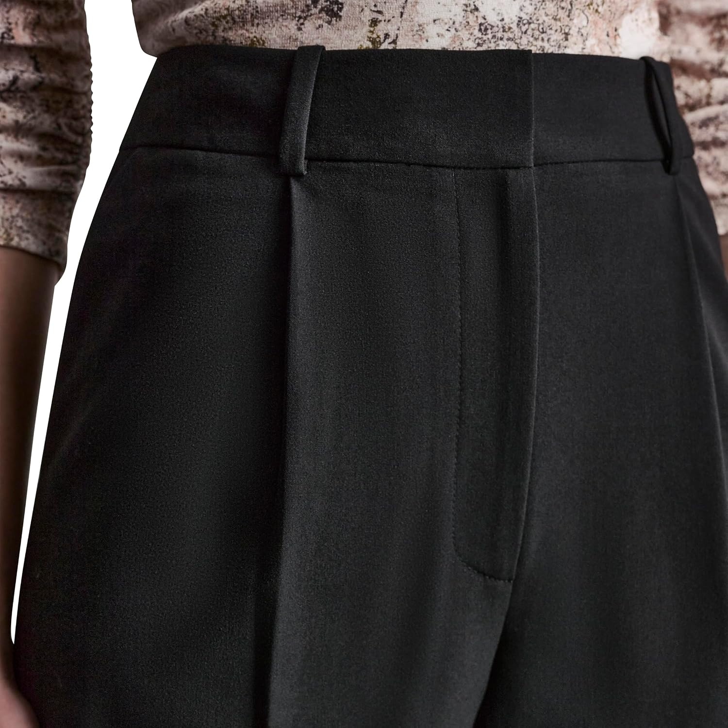 image:imageDKNY Womens Belted ShortsBlack