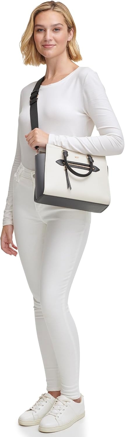 image:imageDKNY Womens Chelsea SatchelBlackCoalPebble